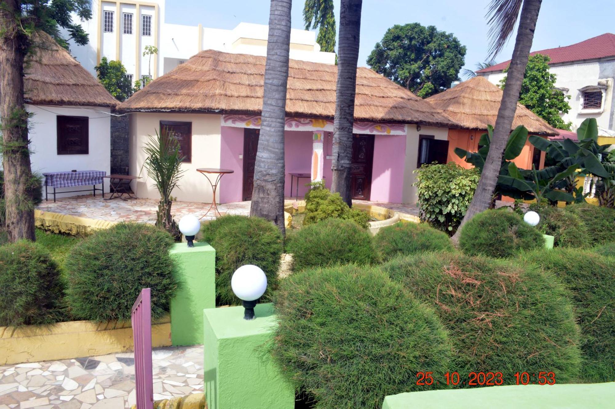 Easy Time Lodge Kololi Exterior foto